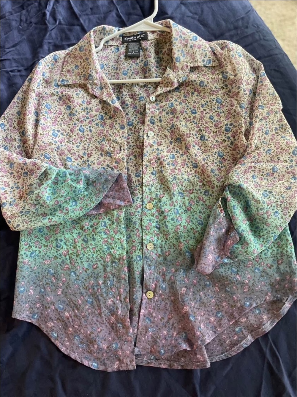 Vintage About A Girl Pastel Floral Button-Up Blouse in Purple and Blue size smal